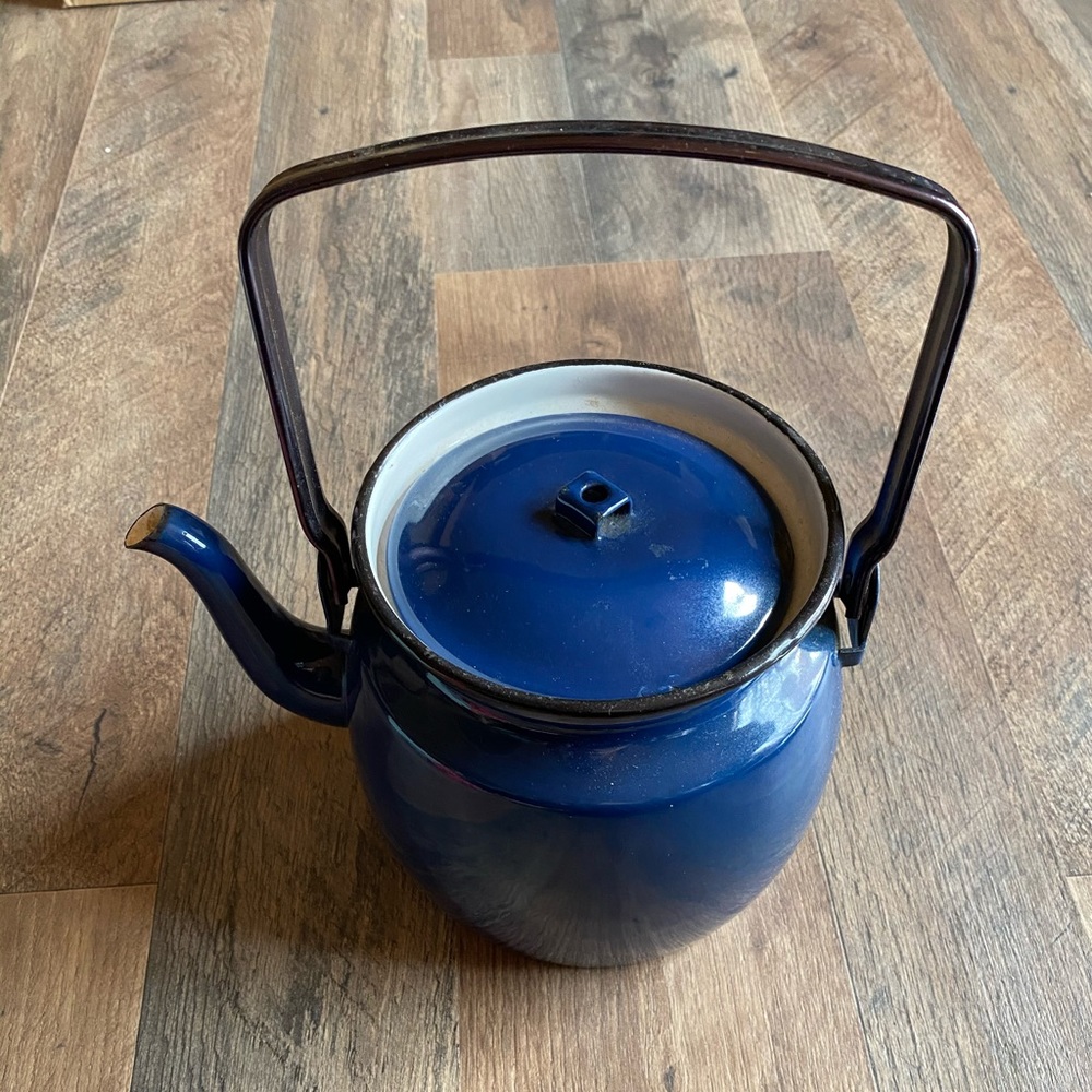 Tea pot